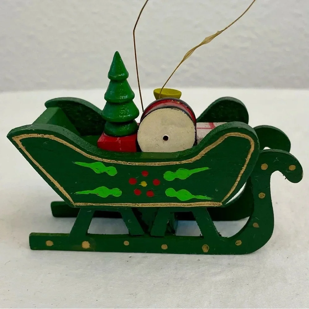 Vintage RUSS Country Antique Ornaments Wooden Sleigh w/Presents Style #BX 2026.